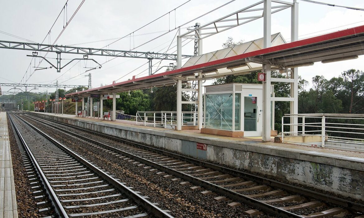 Wheelchair accessible lift in Torrelodone train station, Spain