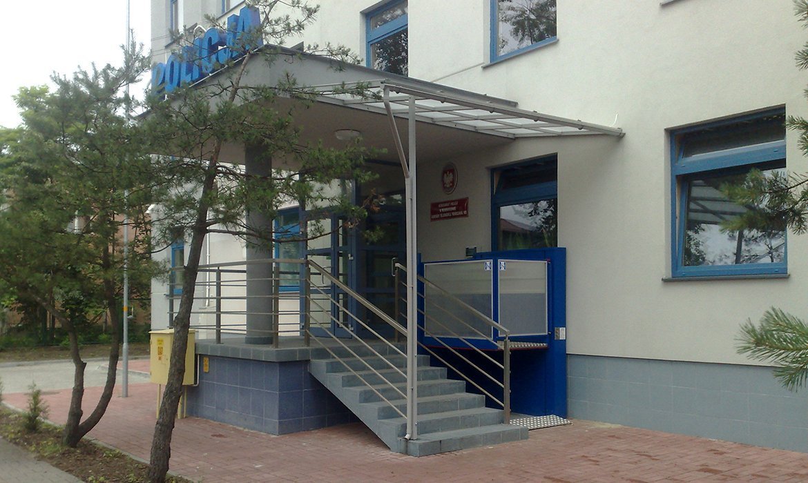 The B type lift is an open platform lift