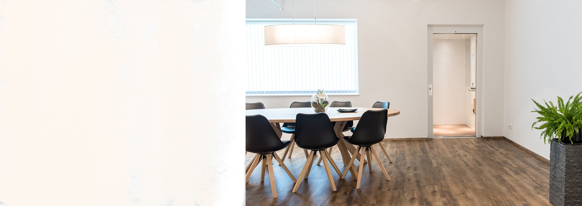 Cabin lift in office