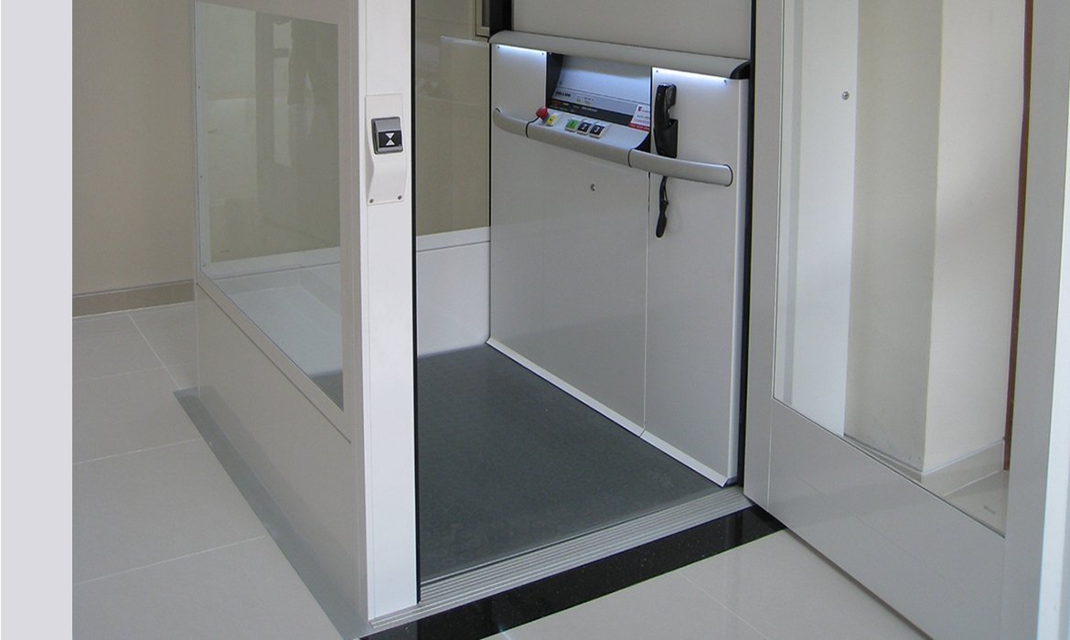 Standard lift floor for residential lift