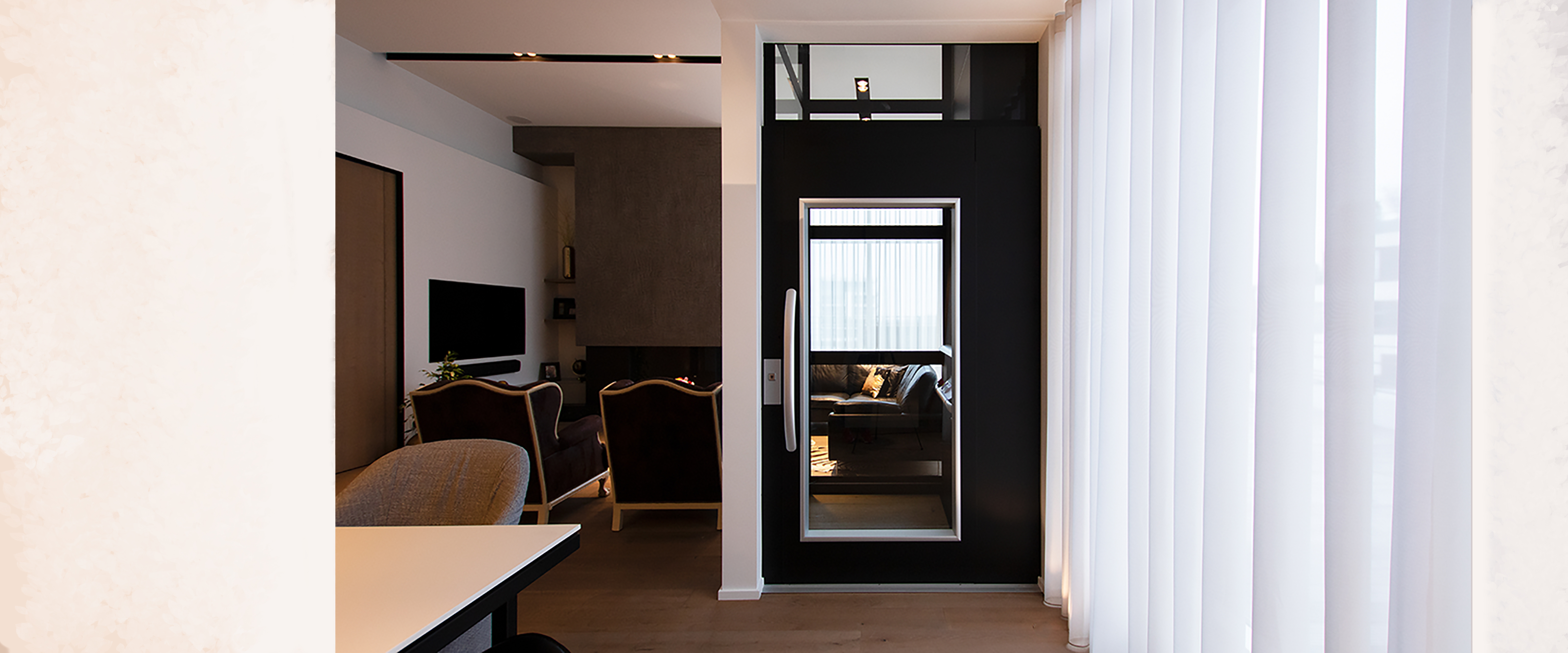 A20 lift door in steel