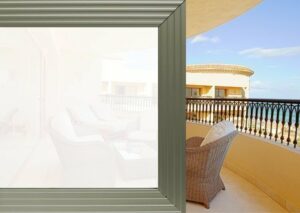 Glass lift in tinted glass