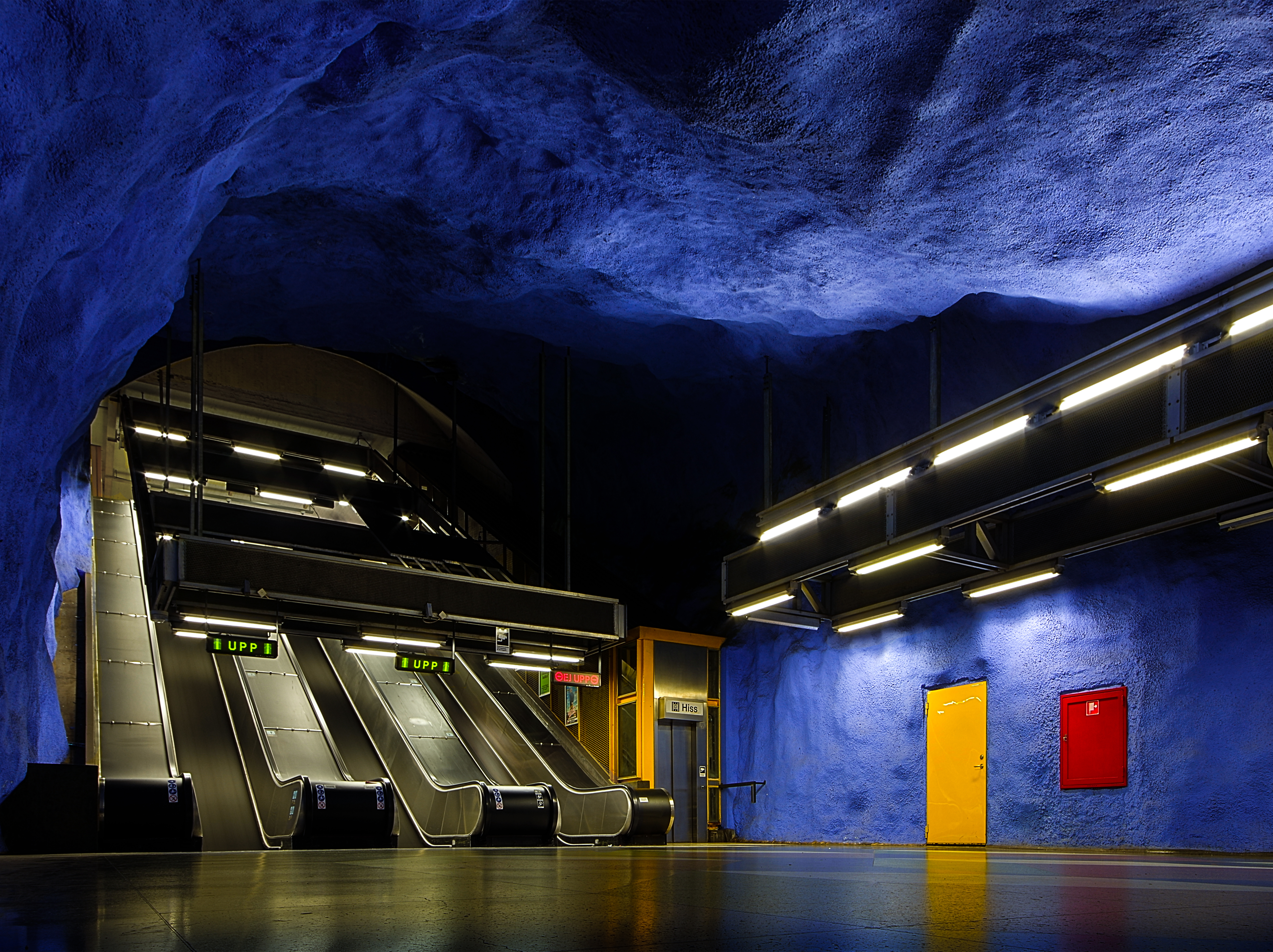 Escalators and wheelchair accessible lift